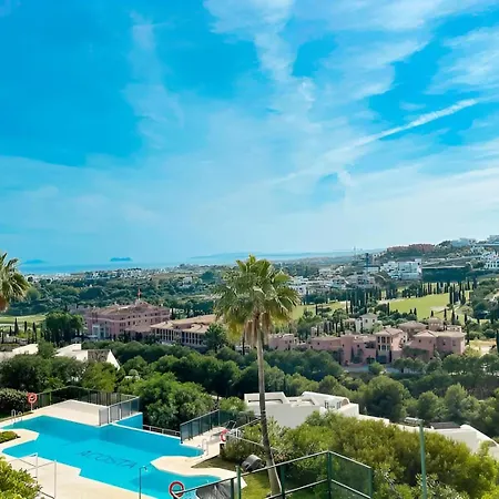 Daire With Panoramic Views Golf Pools In Benahavis